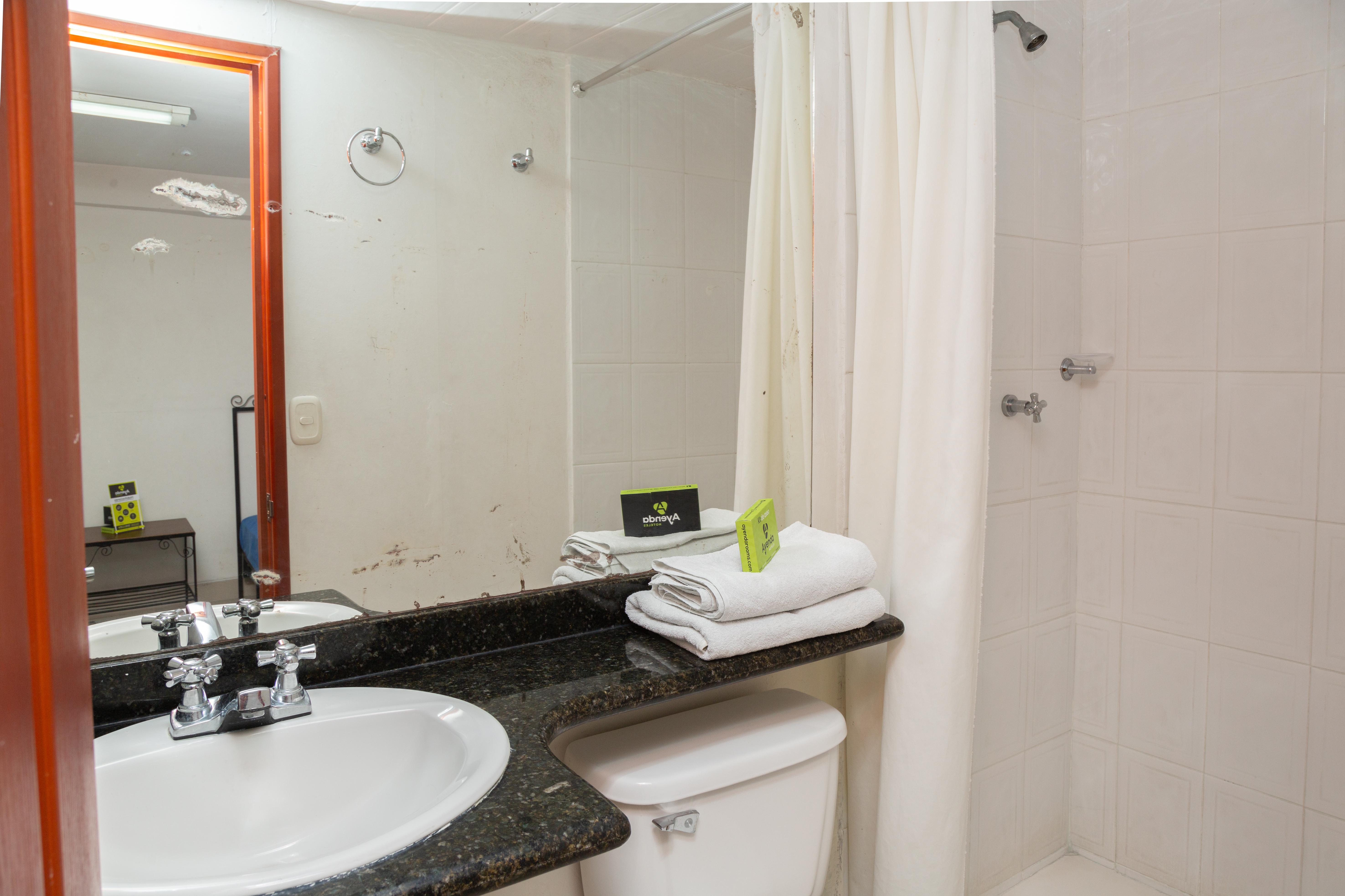 Ayenda 1131 Casa Valencia Hotel Manizales Bagian luar foto